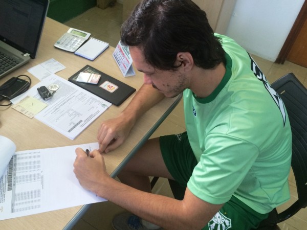 O jogador assinou contrato com a Caldense na manhã de hoje (22)
