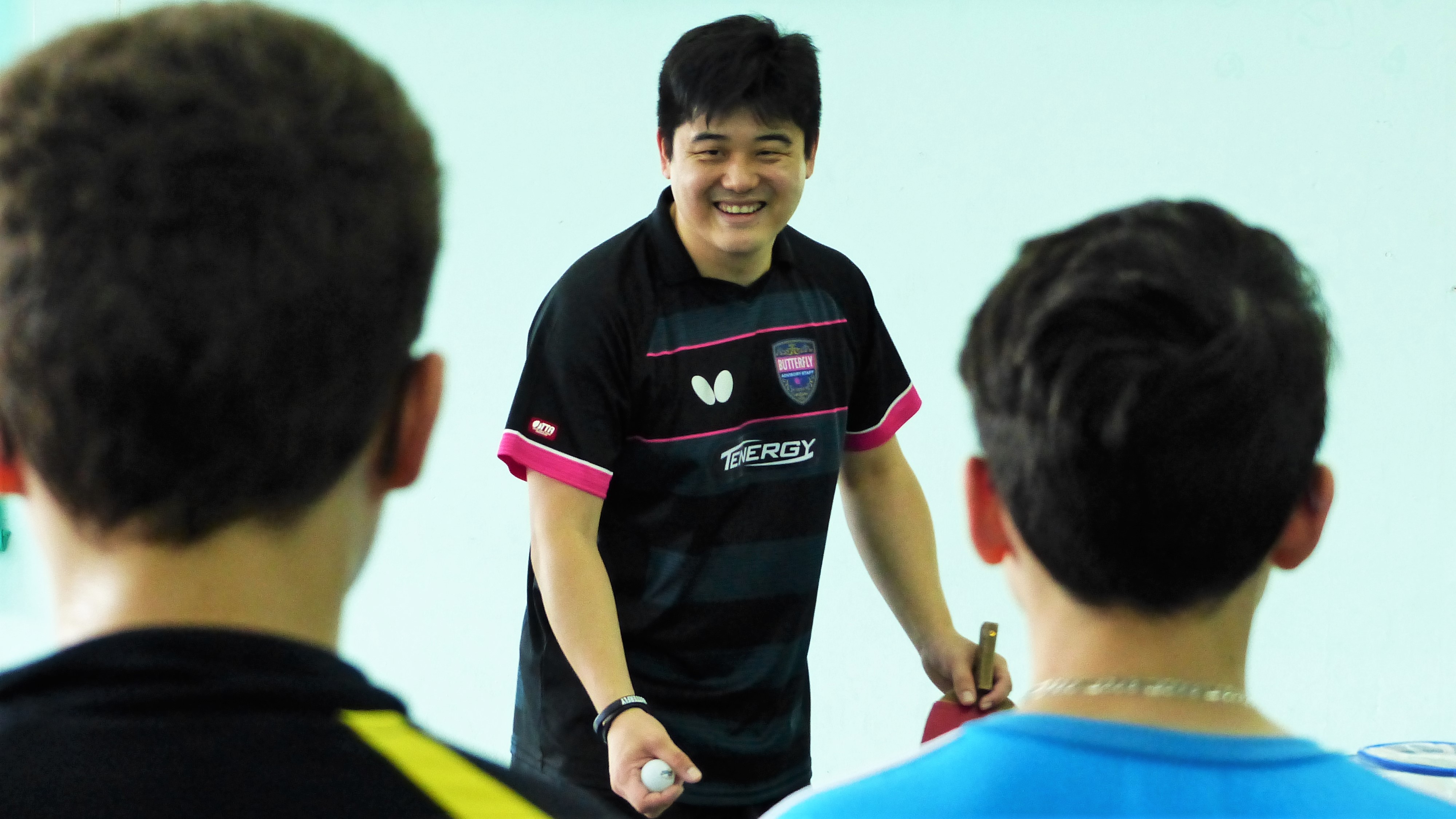 Matsumoto, ícone do tênis de mesa, realiza clínica com atletas da Caldense