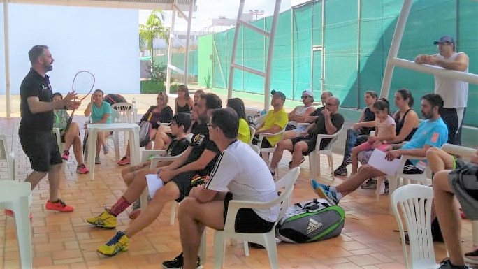 Alunos de squash da Caldense recebem “treinamento elite” com especialista Renato Gallego