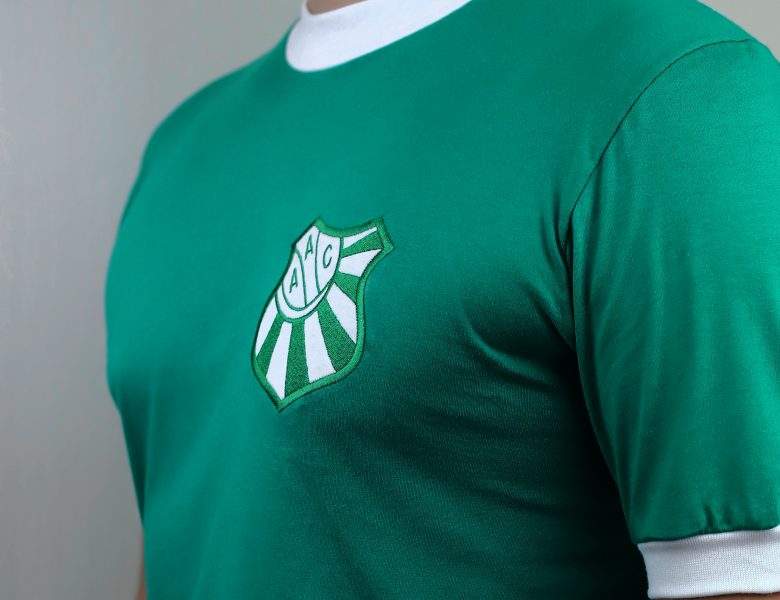 Caldense lança camisa retrô de 1972, em comemoração aos 50 anos do primeiro acesso à elite do Mineiro