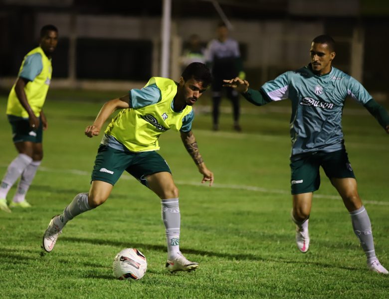 Caldense realiza treino noturno no Ronaldão em preparação para estreia no Mineiro