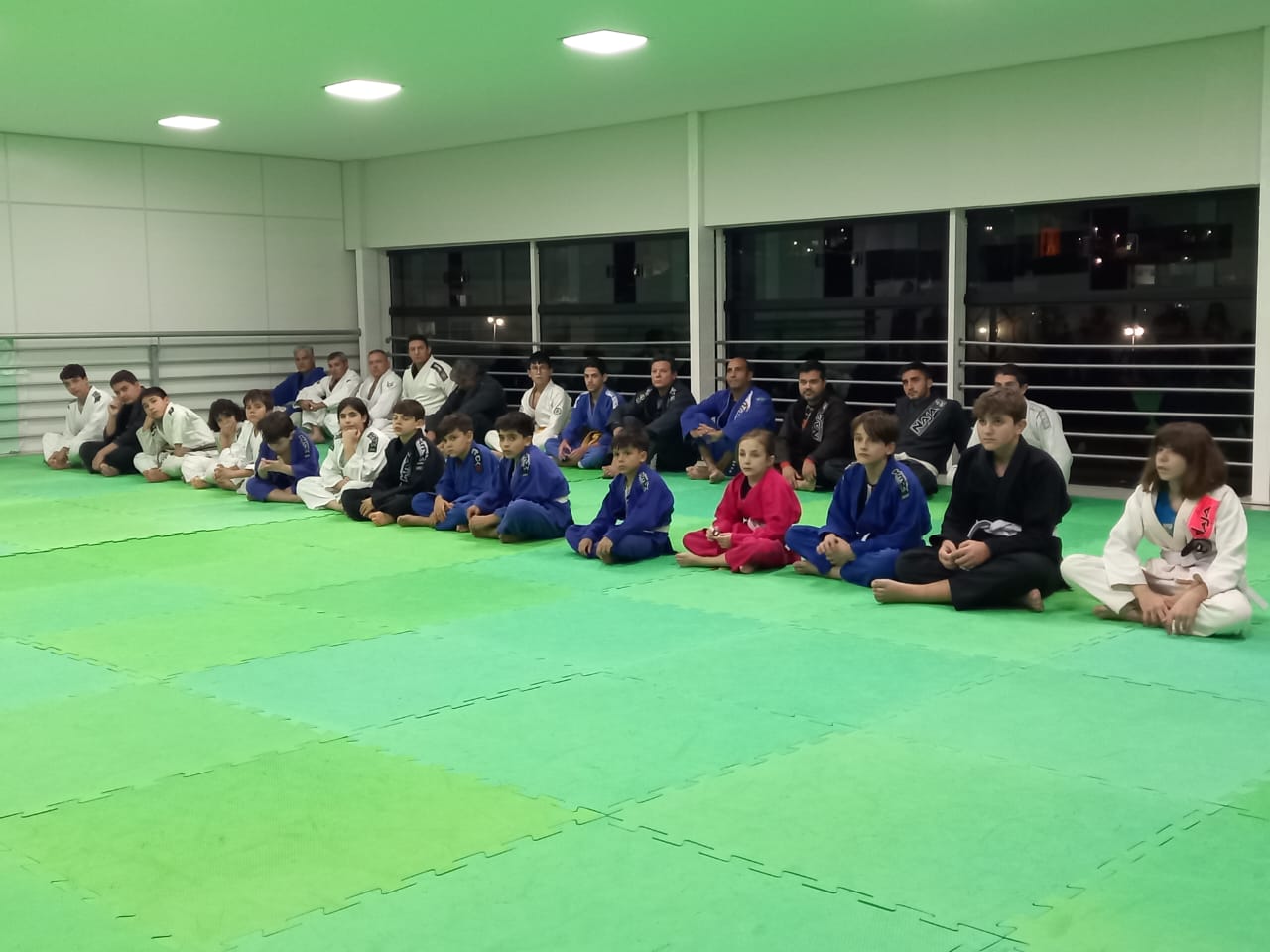 Graduação de Jiu-Jitsu da Caldense celebra conquista de novas faixas