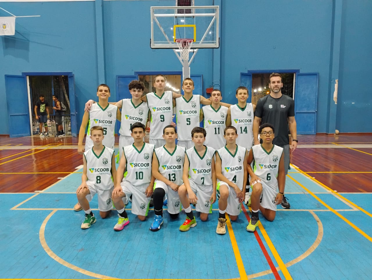 Equipe sub-14 de basquete mantém 100% de aproveitamento na LMB