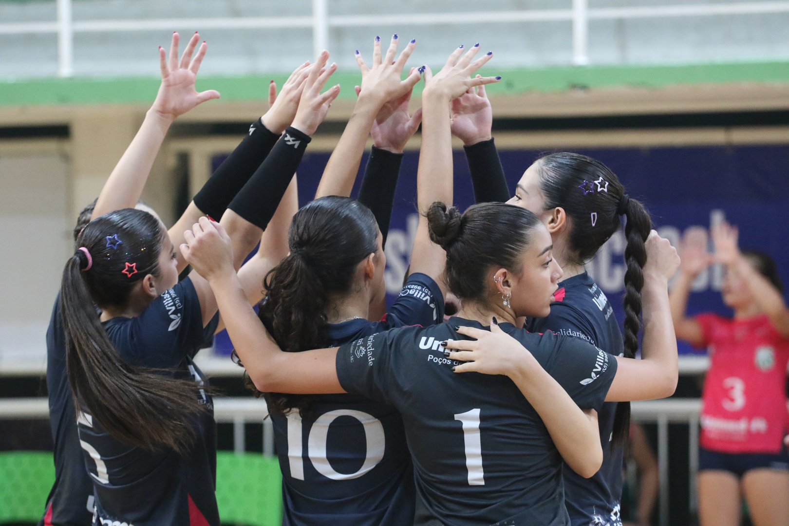 Sub-15 Feminino da Caldense busca Golden Set na Copa Regional de Voleibol