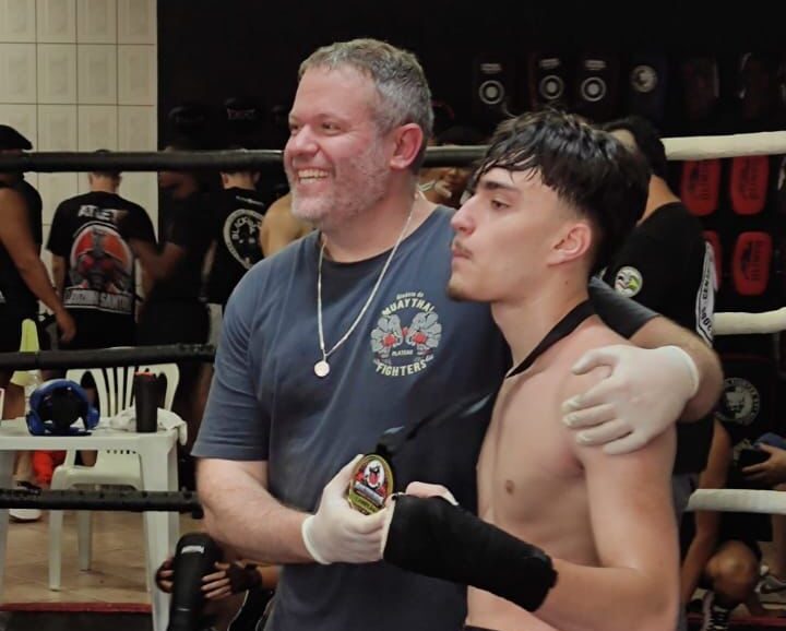 Lucas Prata conquista título no Muay Thai e reforça boa fase da Caldense
