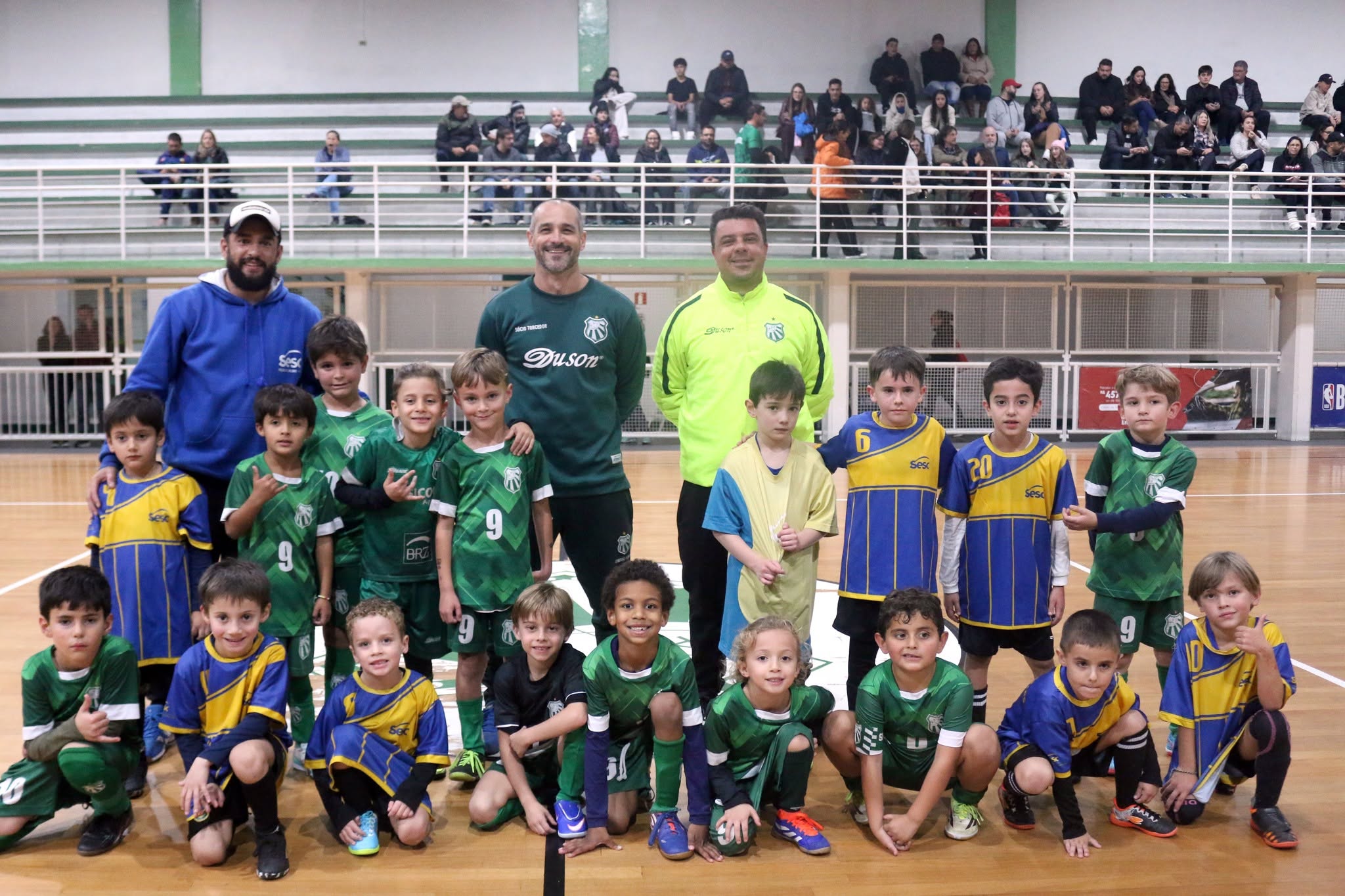 Caldense promove integração no futsal infantil em amistoso com o Sesc-Poços