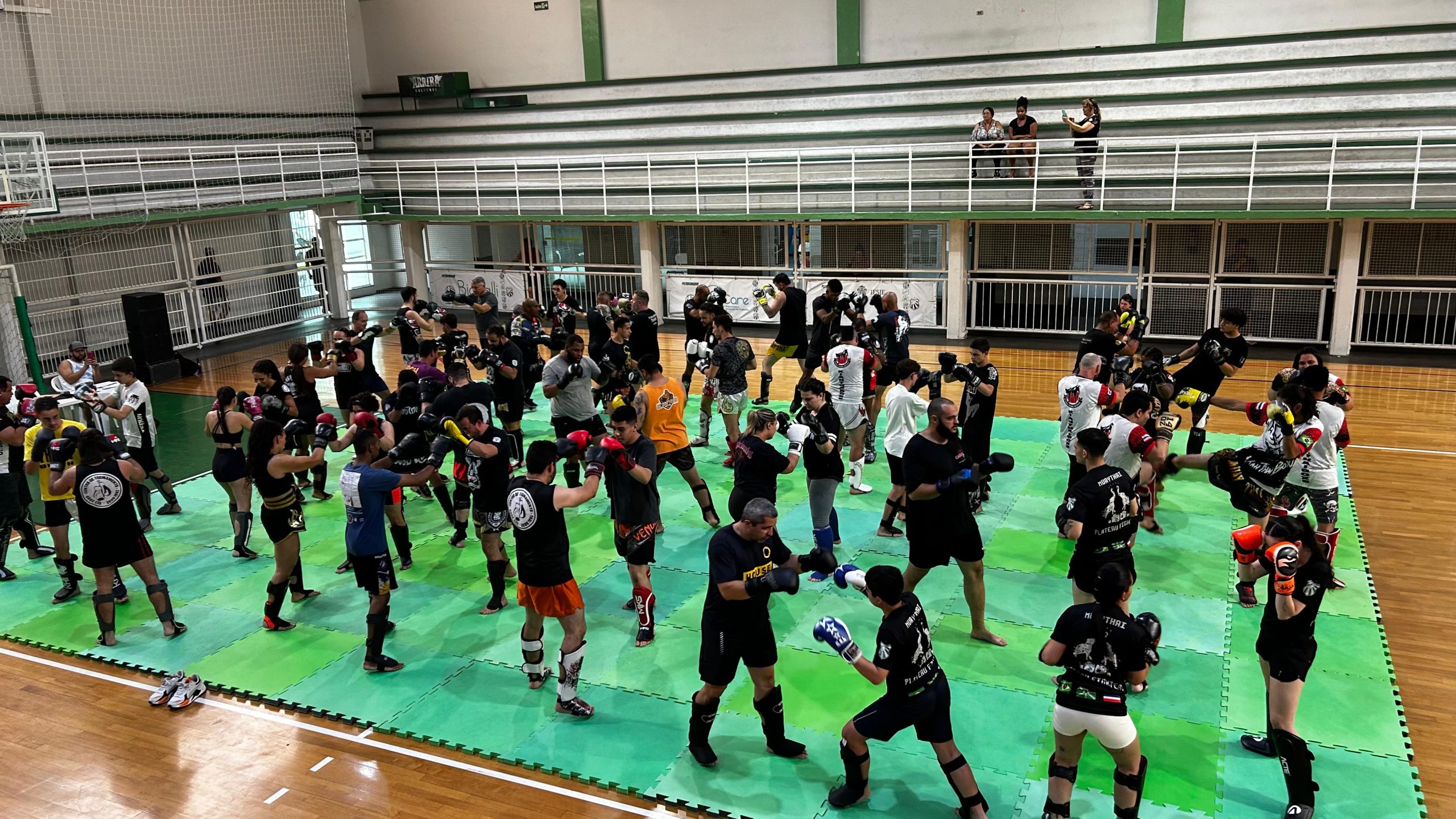 Caldense recebe treinamento de muaythai de alto nível com atleta e técnico Pedro Rodrigues