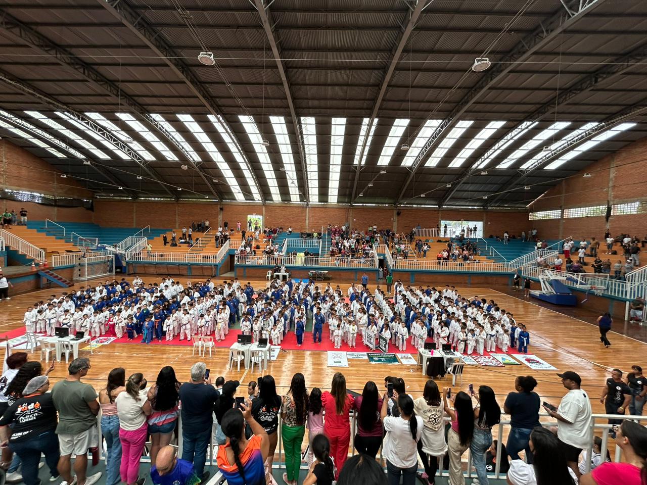 Judocas da Caldense participam da 7ª Etapa do Circuito Sul Mineiro de Judô e celebram o Dia Mundial do Judô