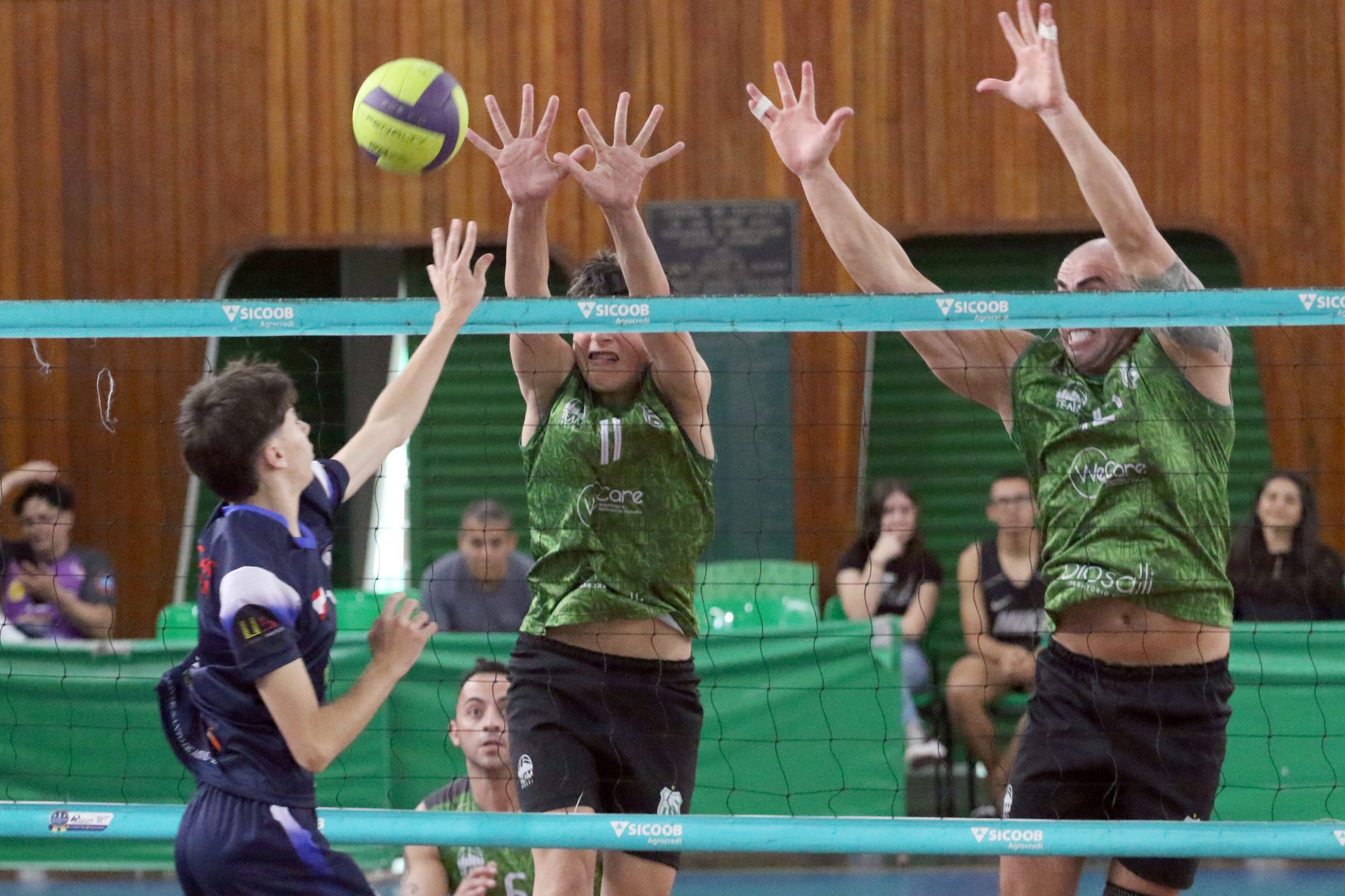 Vôlei masculino adulto da Caldense classifica para a semifinal da Lidarp