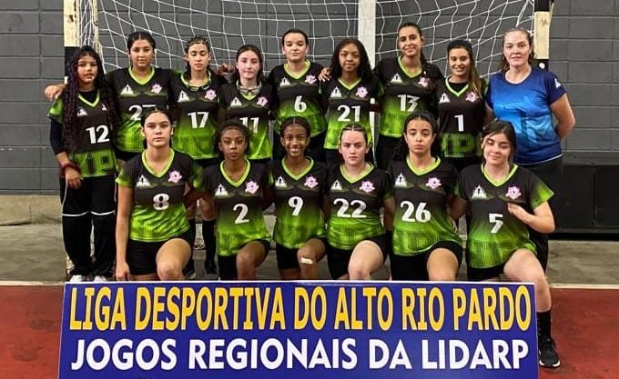 Equipe Sub-15 da Caldense/Poços conquista vice-campeonato no handebol