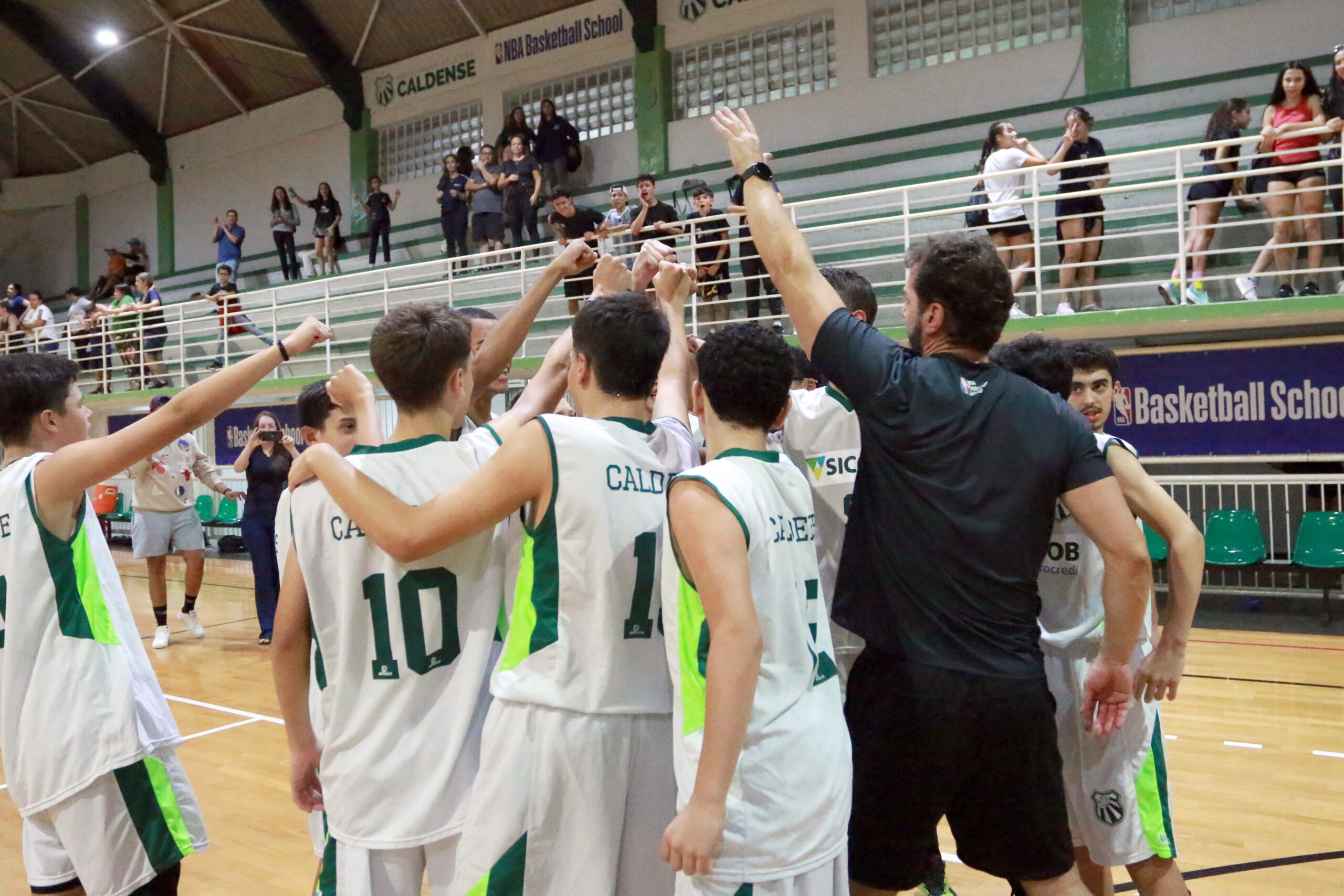 Equipe de basquete sub-14 da Caldense conquista vitória acirrada contra Clube Mogiano e avança para a final da Liga Metropolitana