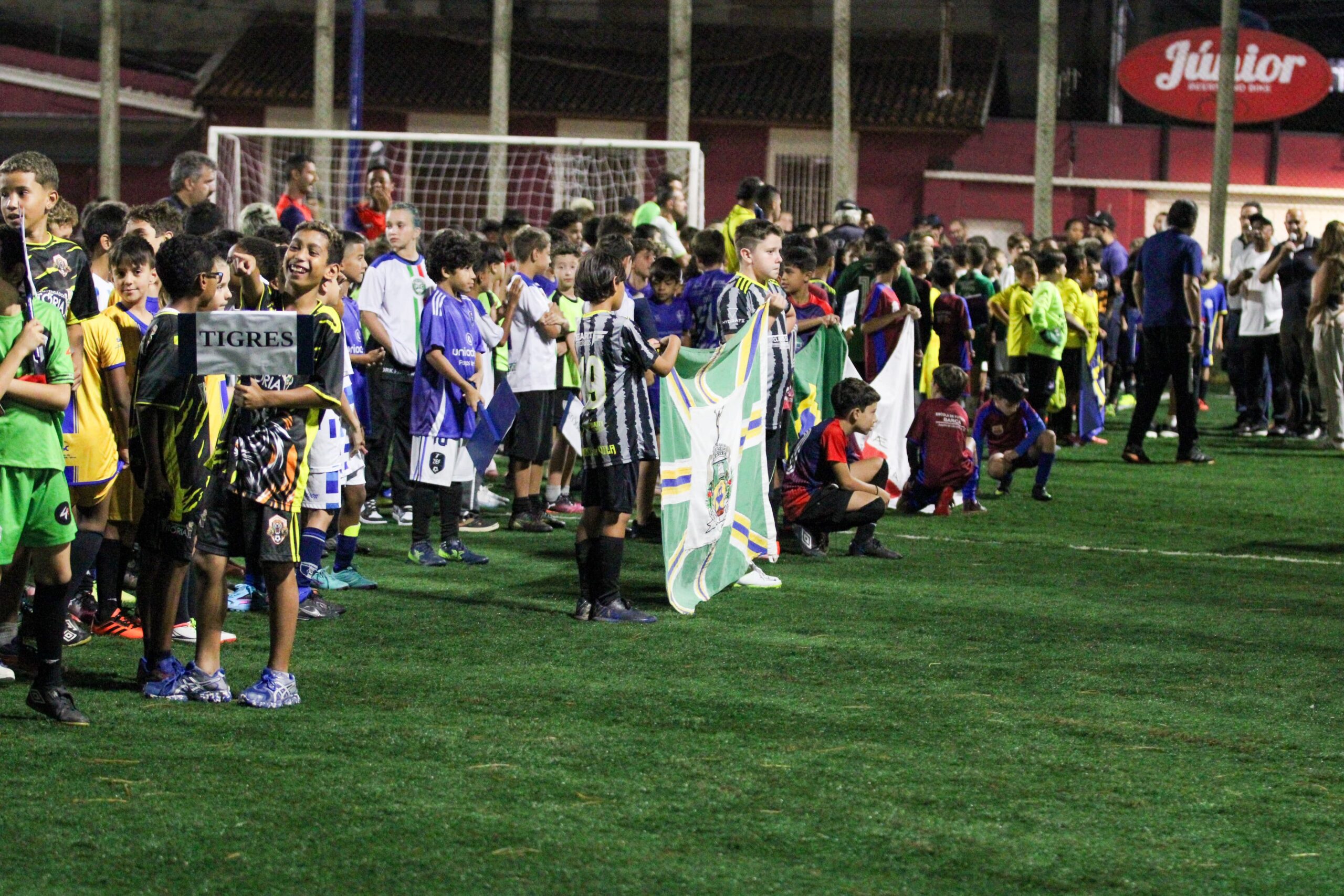 Copa Zezito de Futebol Society Mirim tem cerimônia de abertura em grande estilo