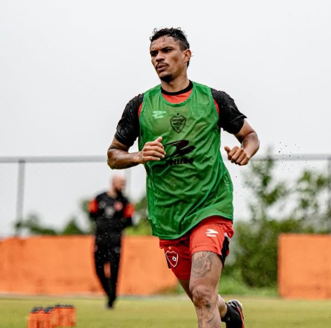 Lateral-esquerdo Marcílio chega por empréstimo à Caldense
