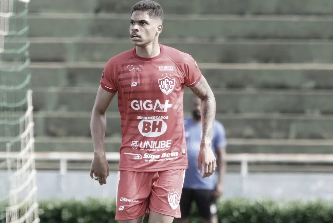Após conquistar acesso com o Uberaba, zagueiro Rayan é contratado pela Caldense