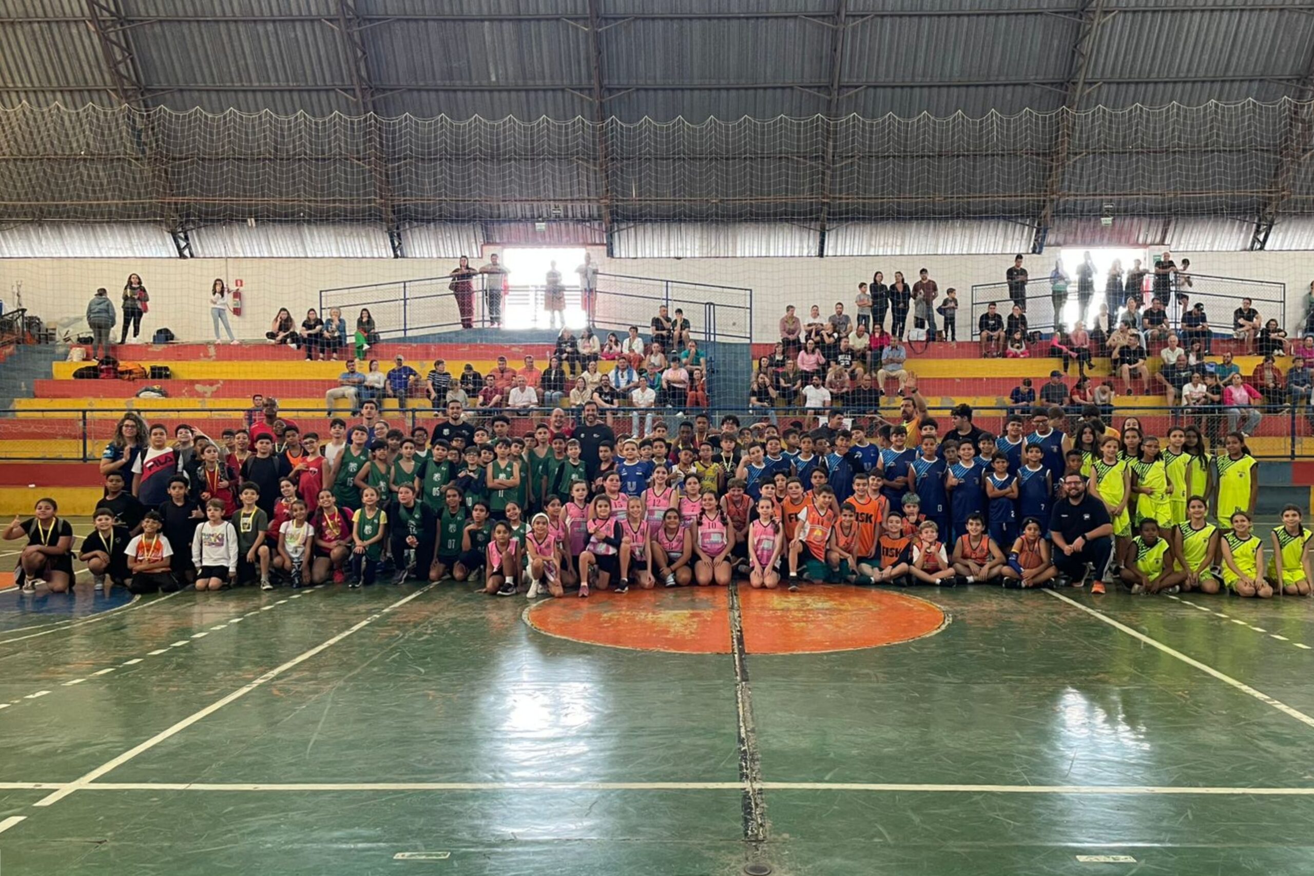 Basquete da Caldense ganha experiência e destaque em competições regionais