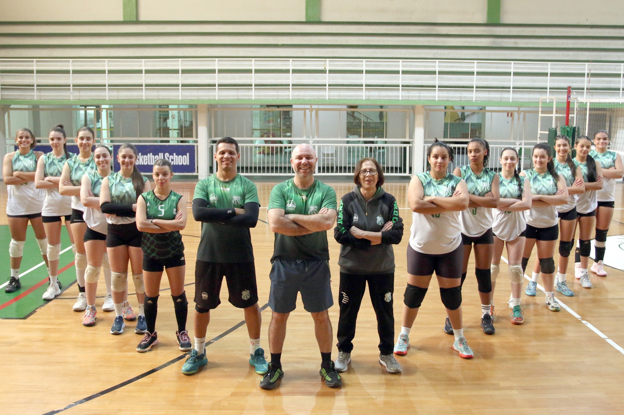 Caldense Adulto enfrenta Holambra em duelo equilibrado pela Copa Regional de Voleibol