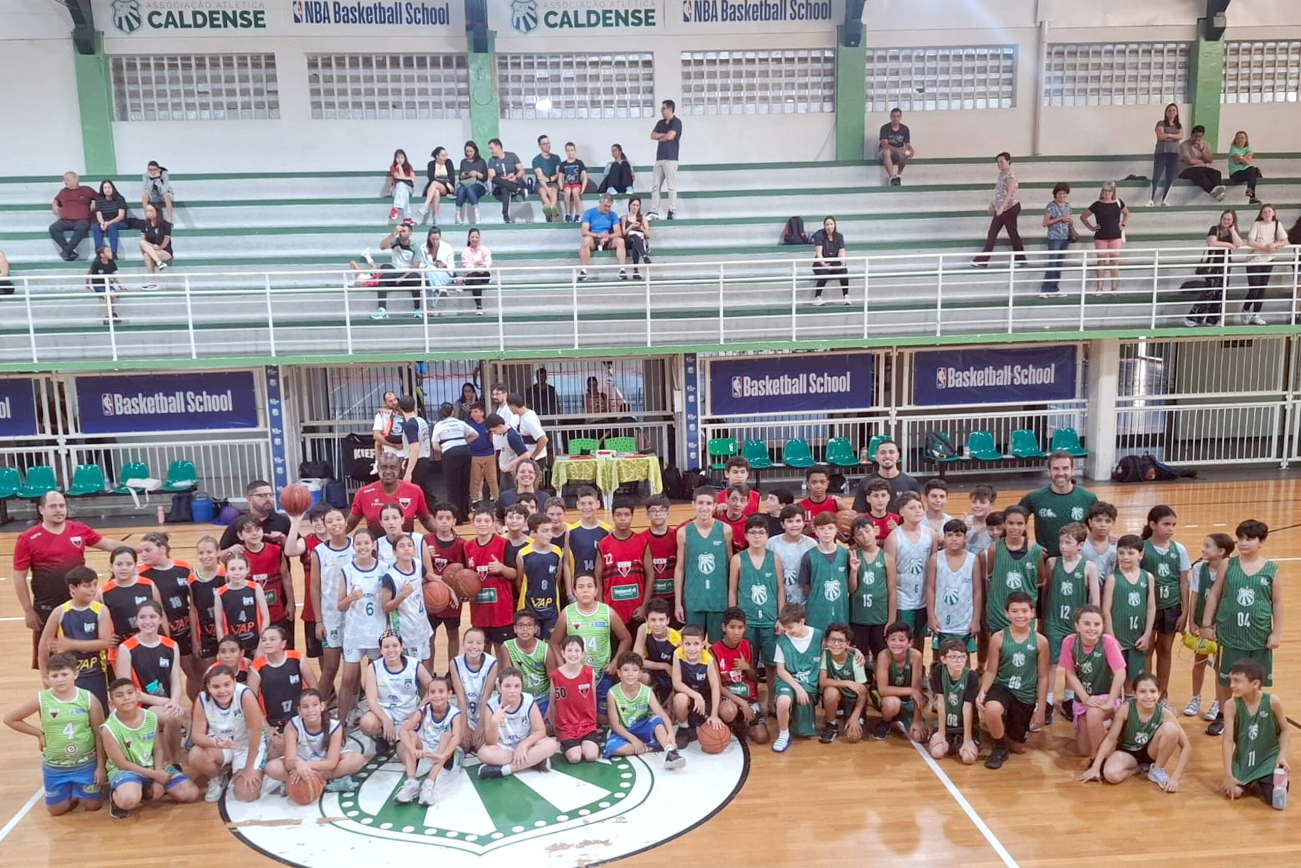 Festival de basquete reúne jovens da Veterana, Tambaú e São João da Boa Vista