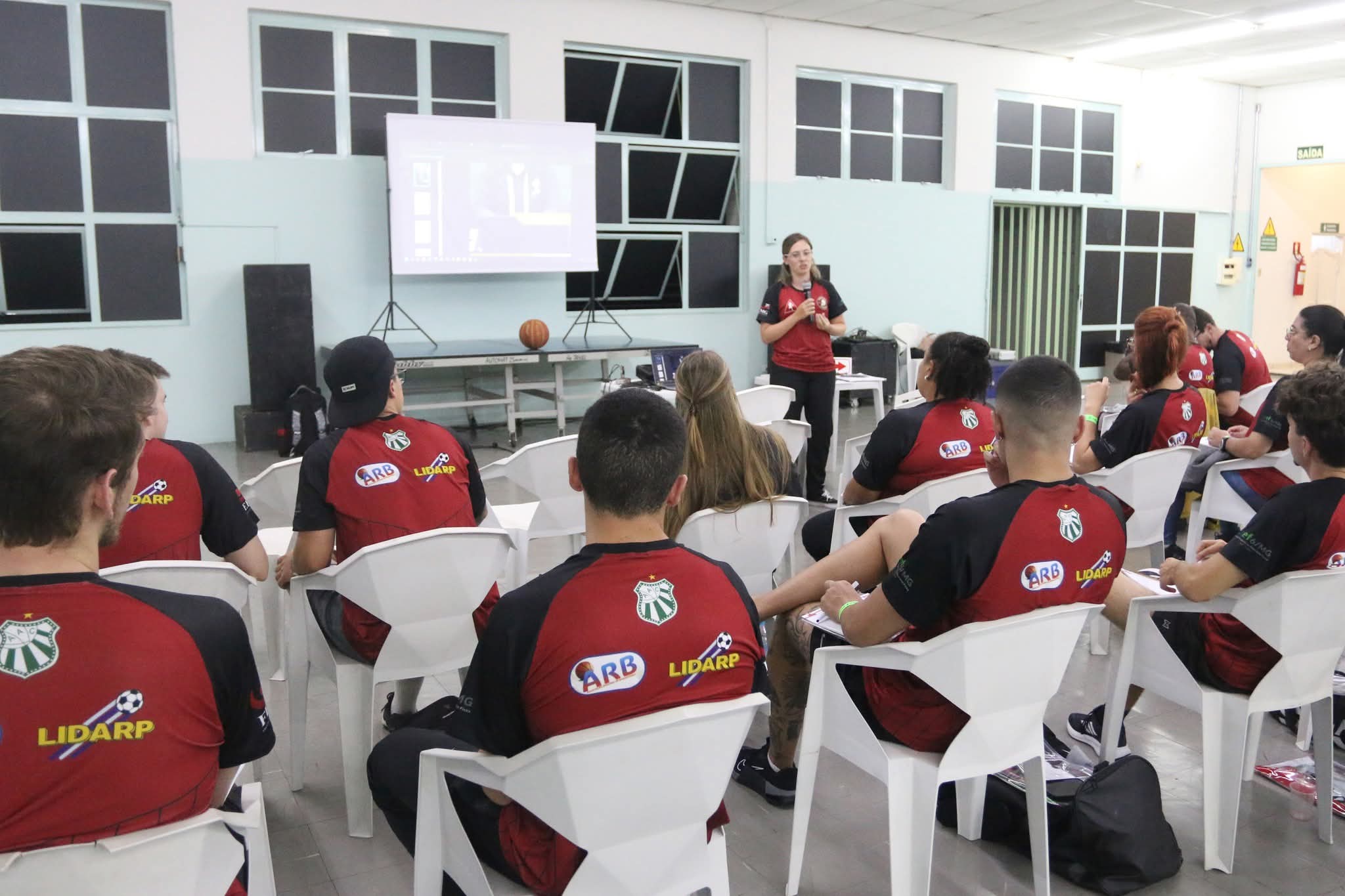 Caldense recebe fase final do Projeto Forma e fortalece arbitragem do basquete na região