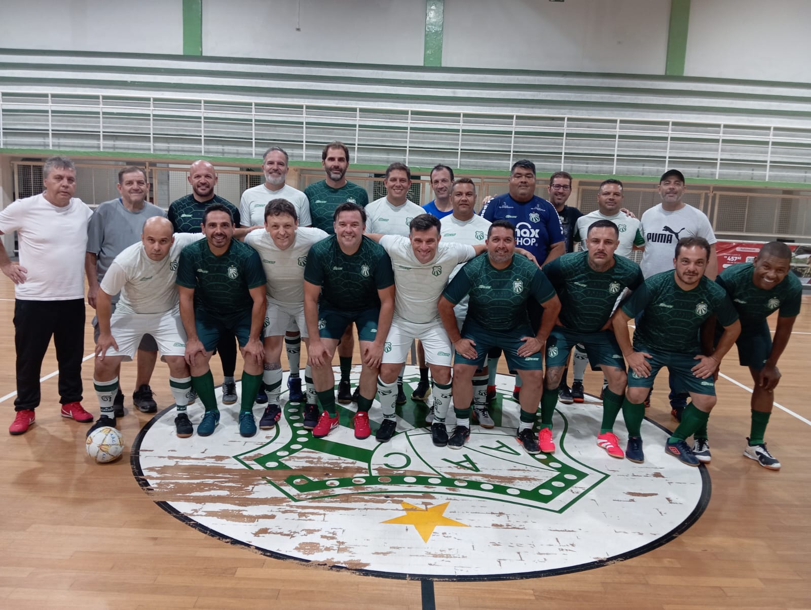 Encontro de futsal 40+ reúne associados na Caldense