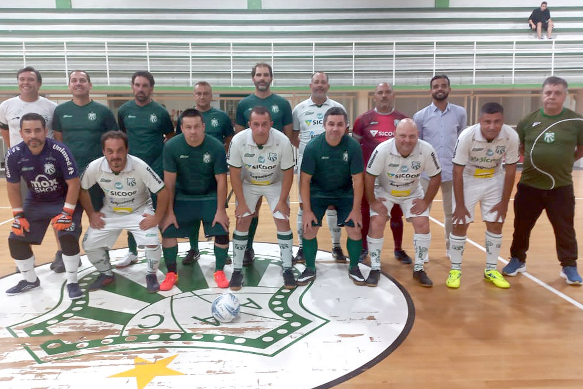 Copa Verde de Futsal começa com goleadas e homenagem a técnicos da Caldense