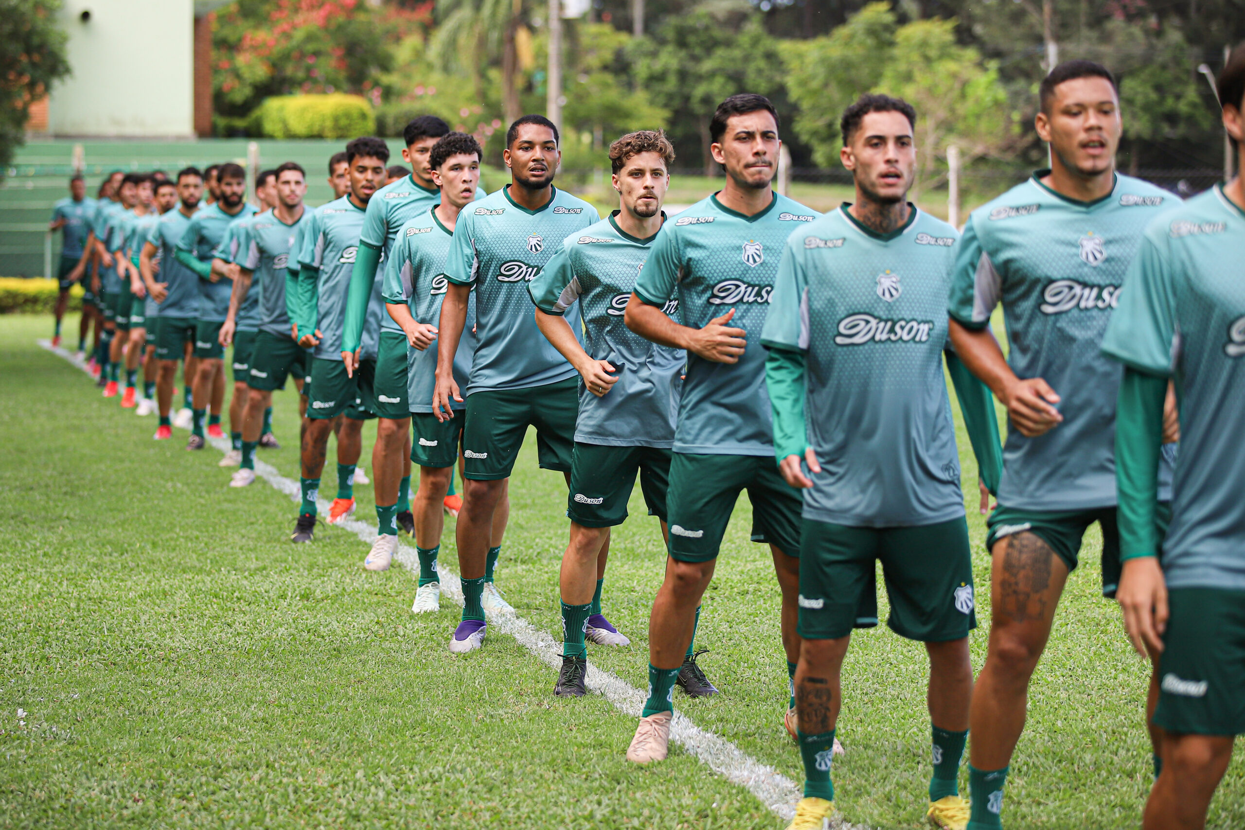 Caldense apresenta elenco 2026 com Jefferson Feijão e diversos jogadores que se destacaram na base de grandes times brasileiros