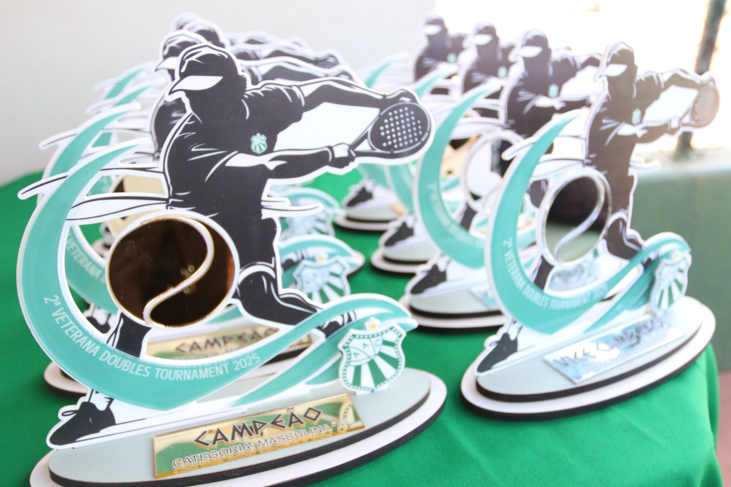 Inscreva-se para o 3º Veterana Doubles Tournament de Tênis em abril