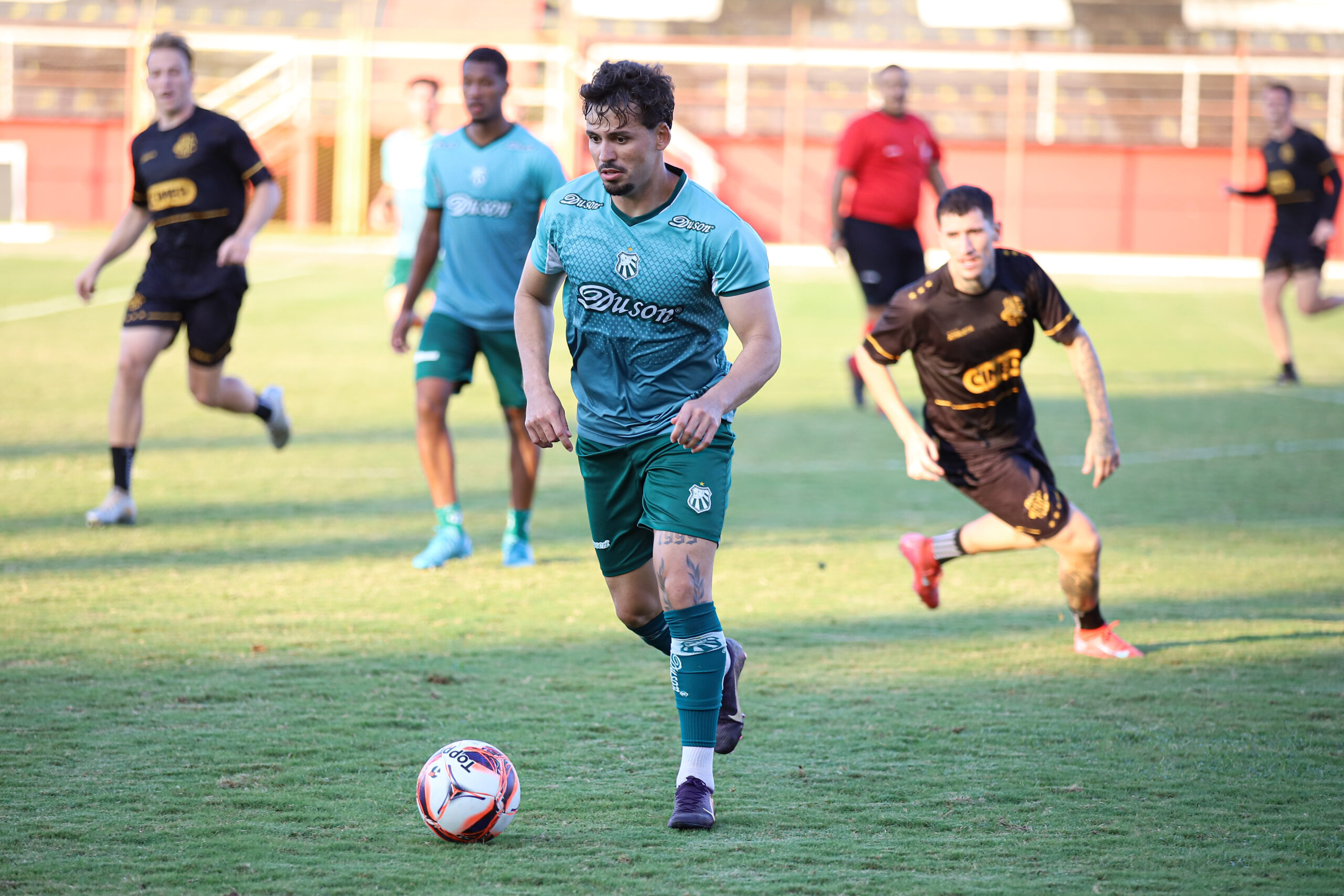Caldense faz grande jogo e vence Pouso Alegre no Manduzão