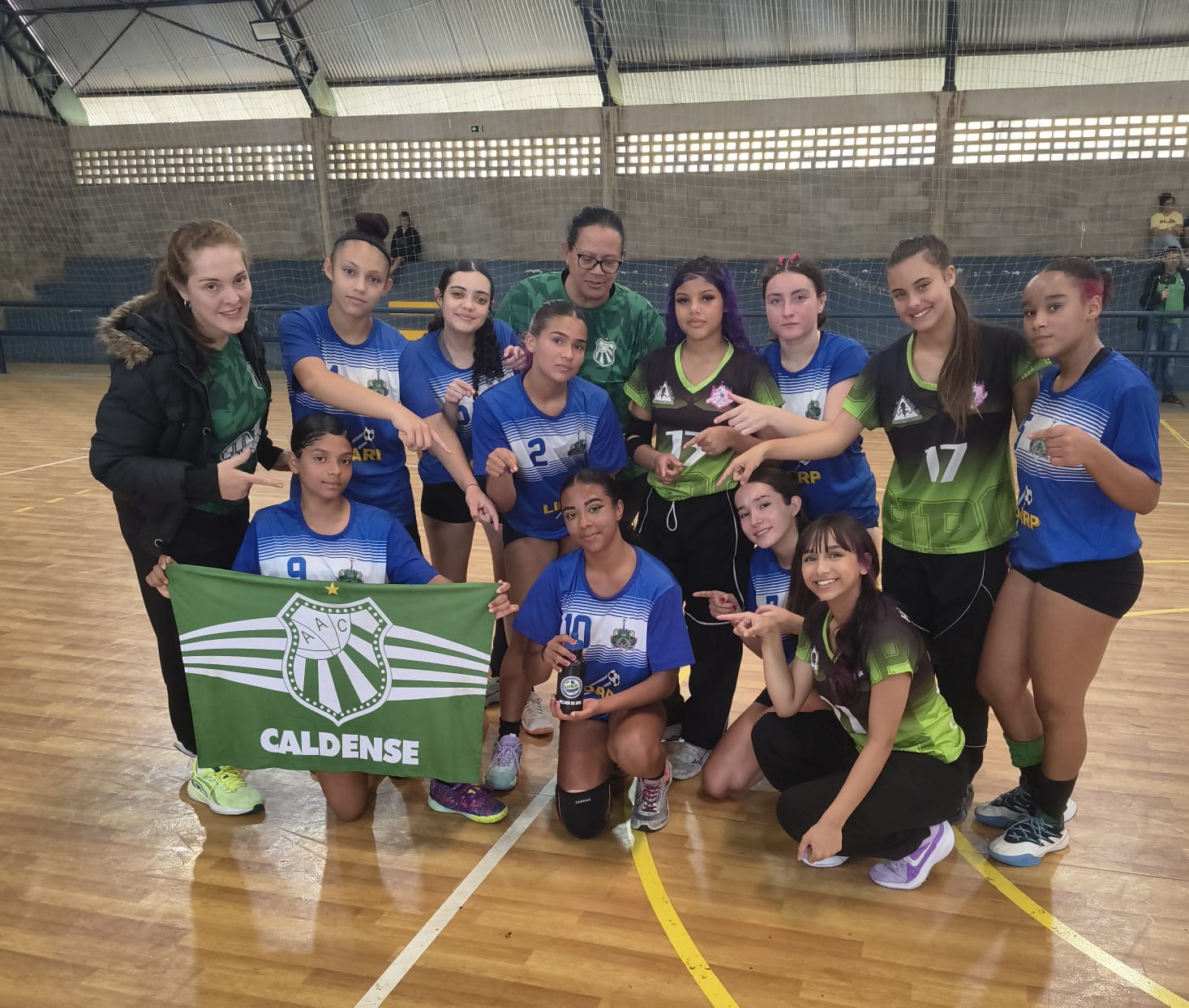 Handebol feminino vence em Tietê e segue na disputa pela liderança da LHESP