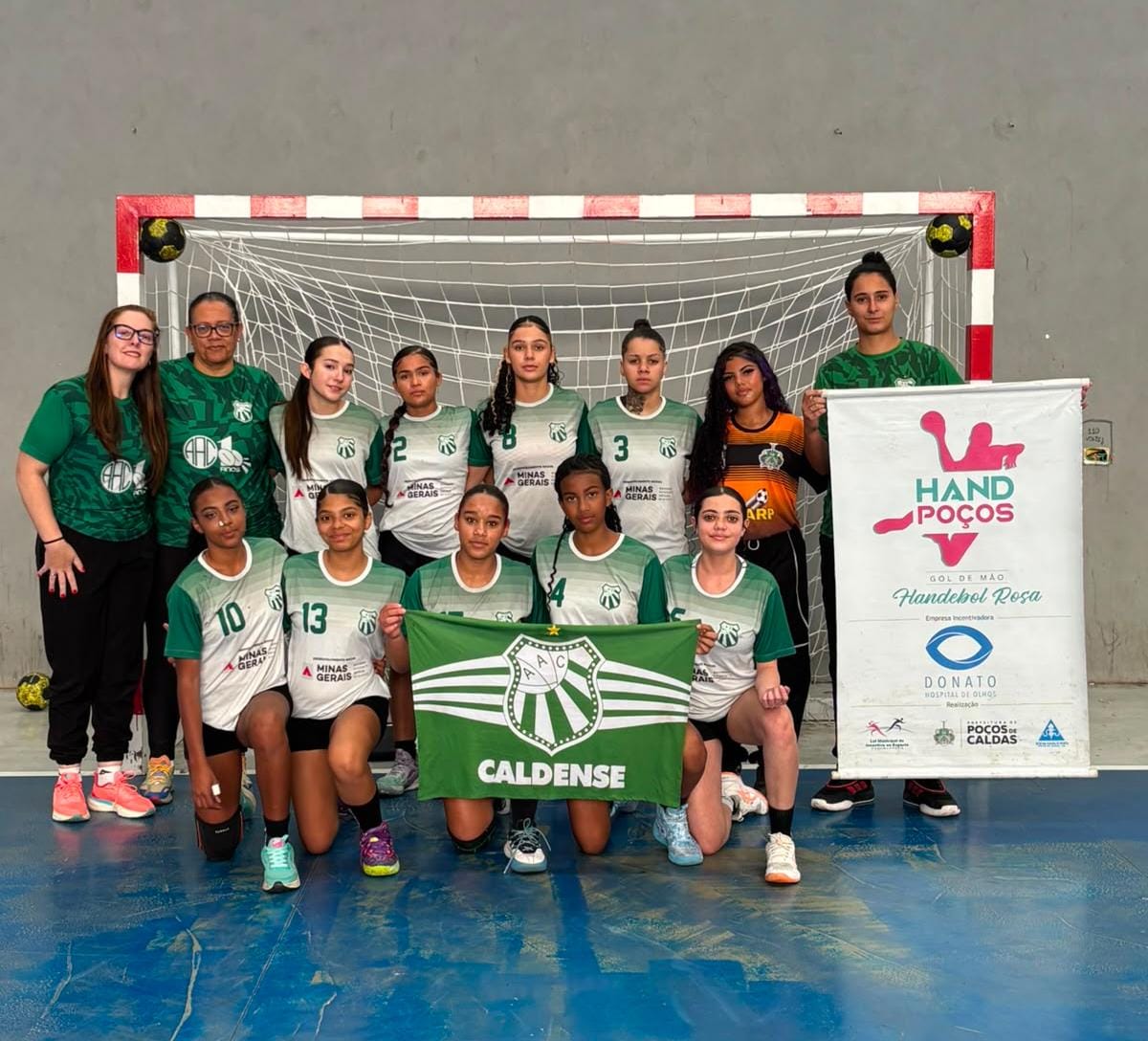 Caldense brilha no handebol cadete feminino e garante vaga nas semifinais da LHESP