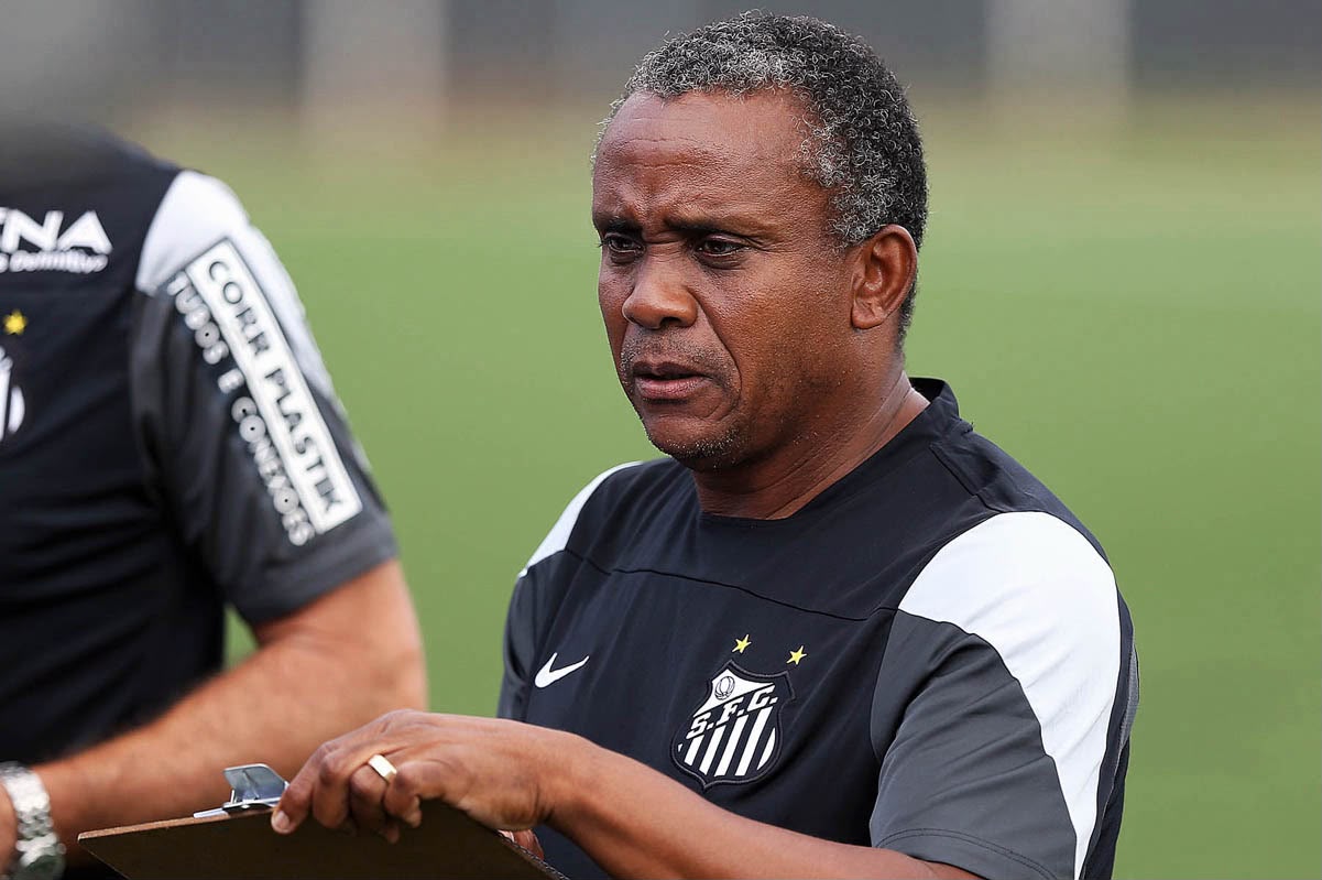 Juary, ex-Santos e campeão da Champions pelo Porto, será o técnico da base da Caldense