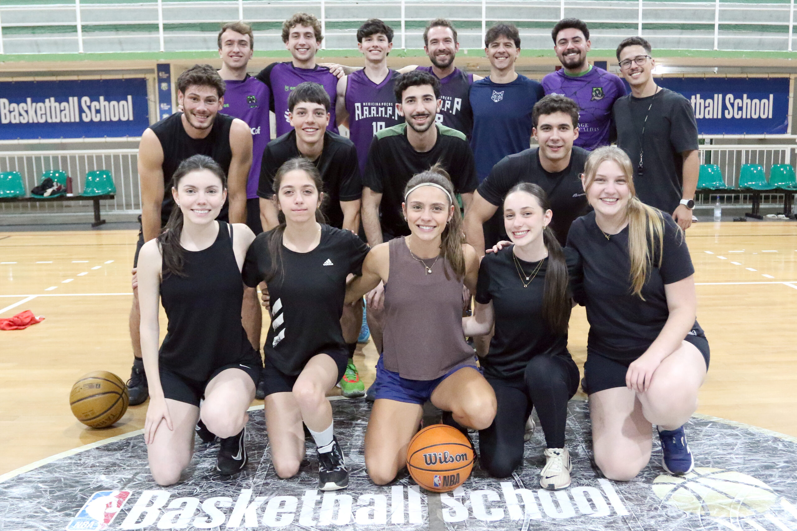Medicina da PUC Minas realiza treinamento de basquete na Caldense para a InterMed Minas